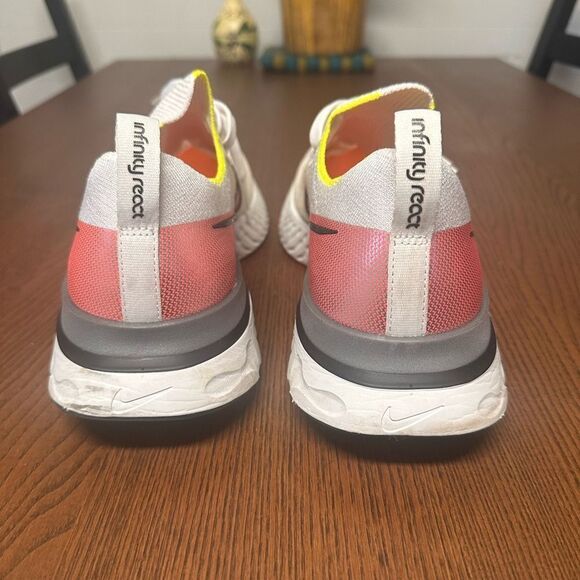 NIKE INFINITY REACT FLYNIT - Picture 4 of 8